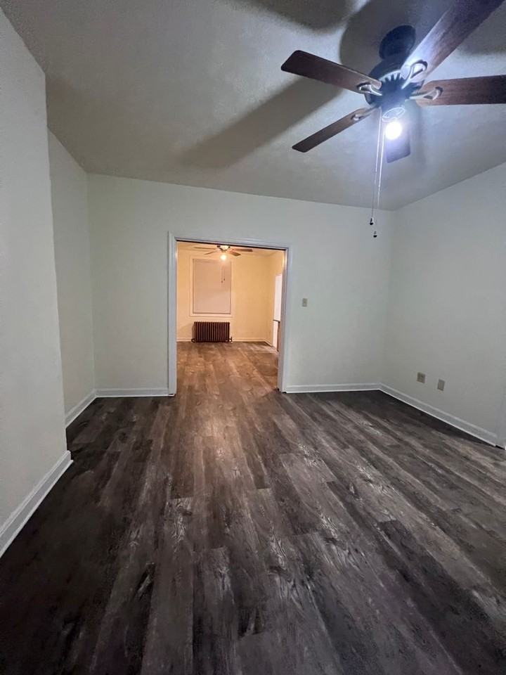 2037 Westmont Ave - Photo 7 of 36