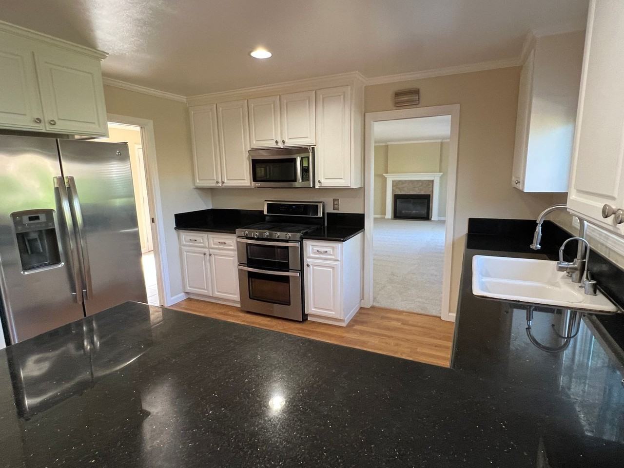 6506 Camden Ave - Photo 3 of 14