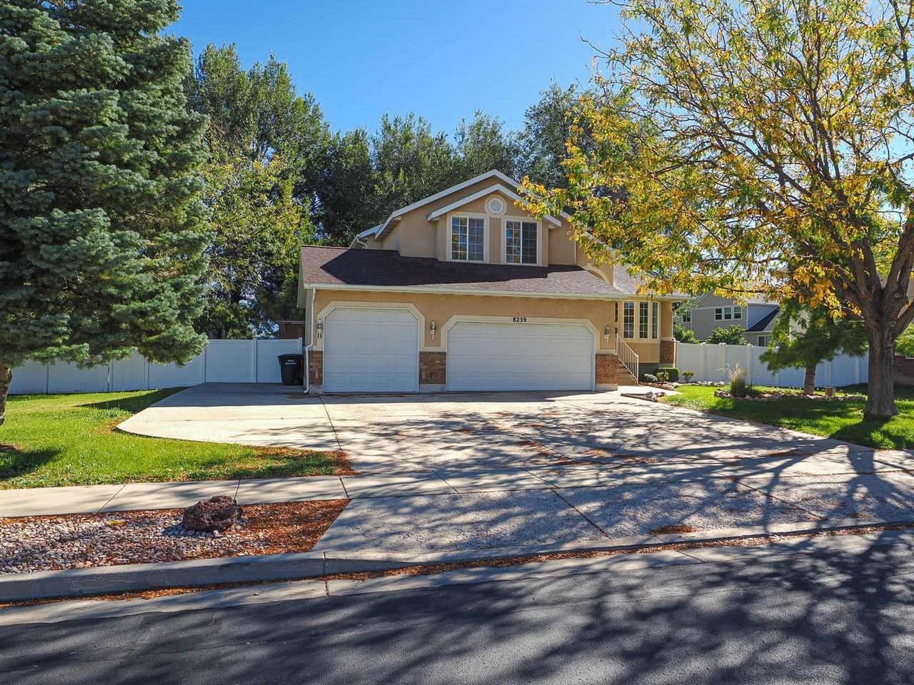 8259 S Alba Lucia Dr - Photo 3 of 50