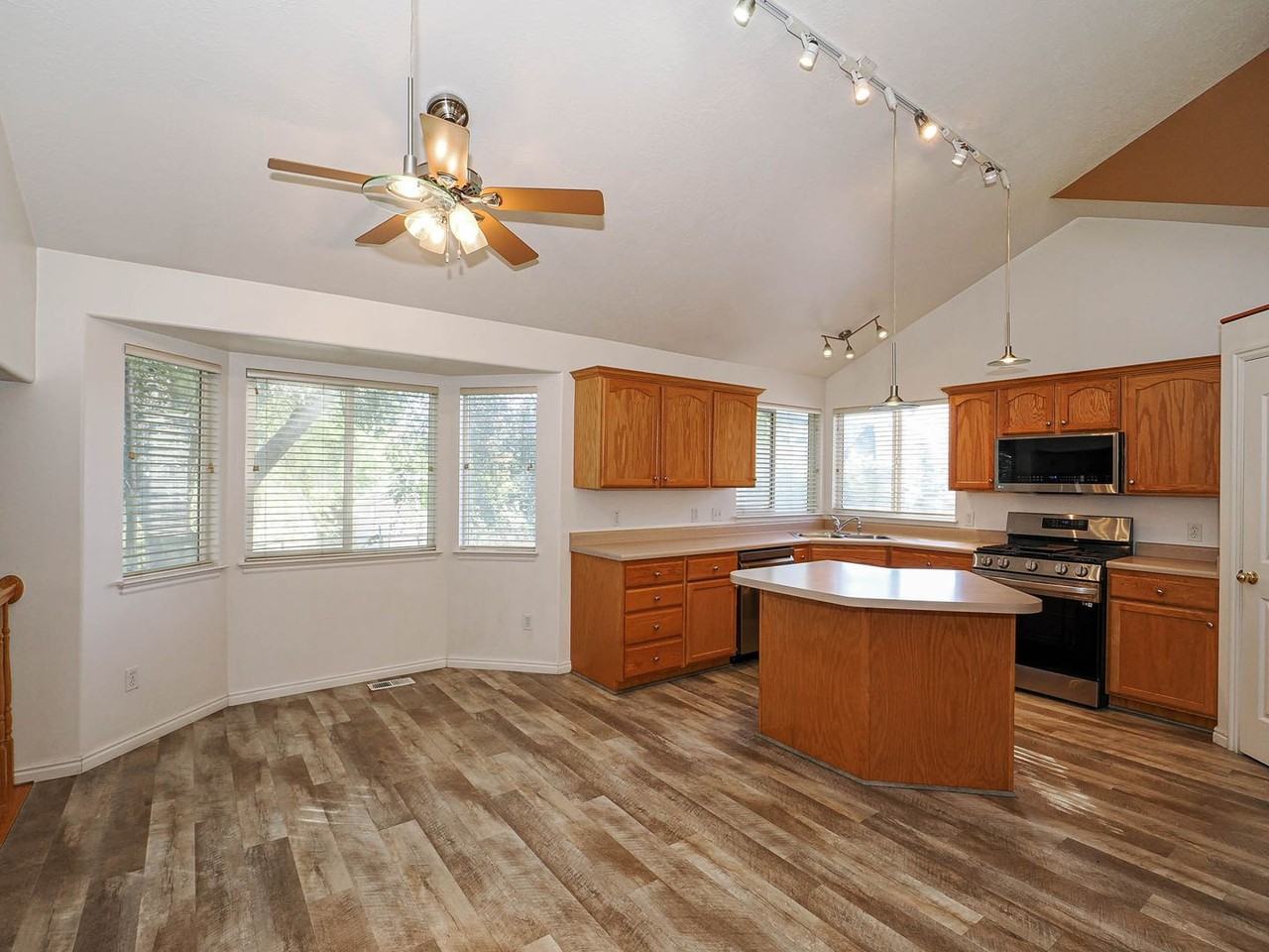 8259 S Alba Lucia Dr - Photo 5 of 50