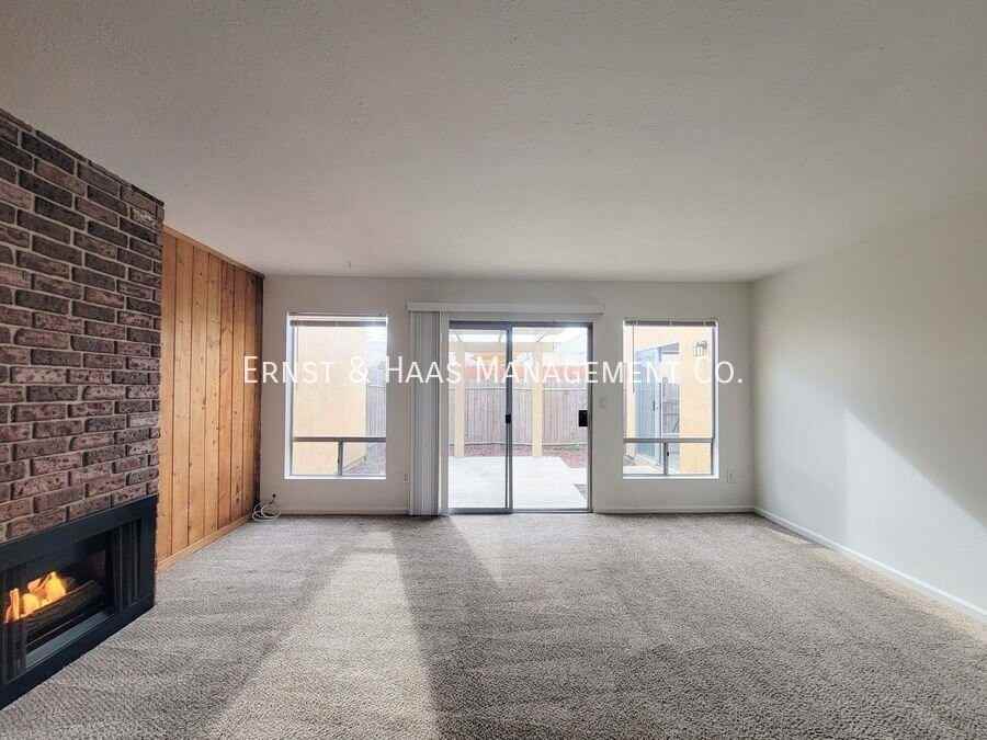 2105 Huntington St #B - Photo 6 of 28