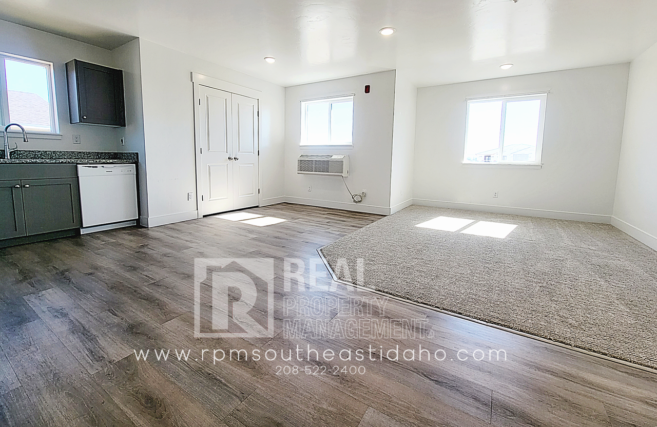 5938 Freedom - Photo 4 of 17