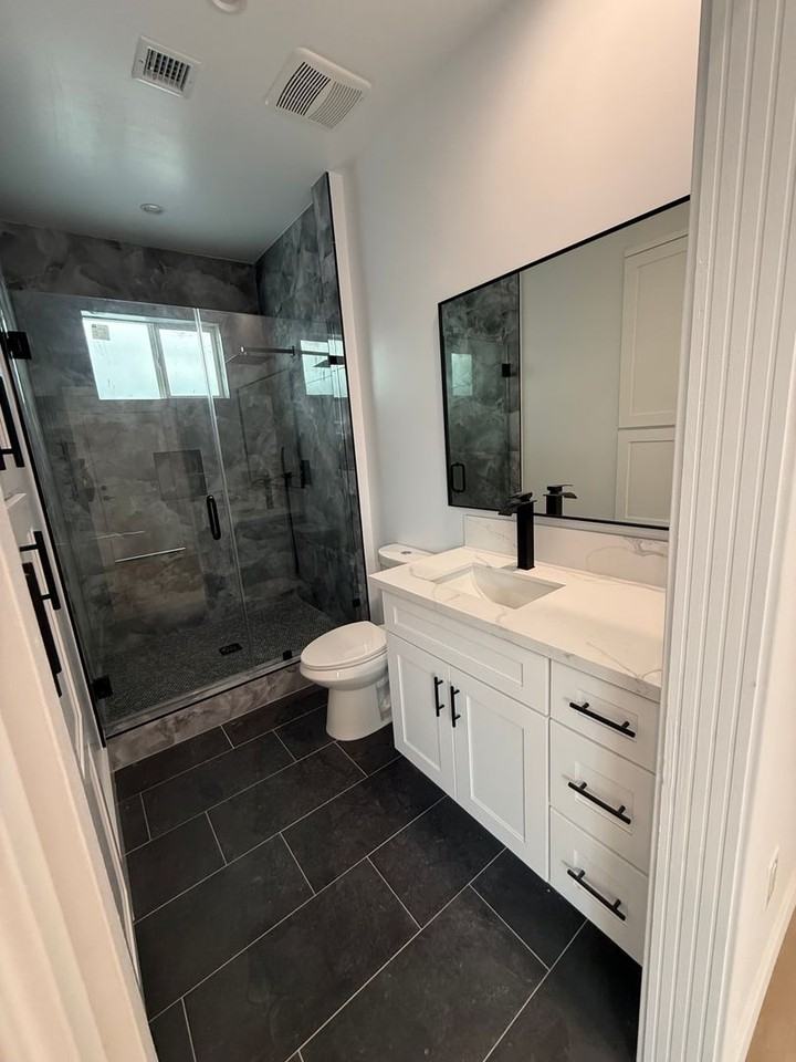 710 Venice Way - Photo 3 of 8