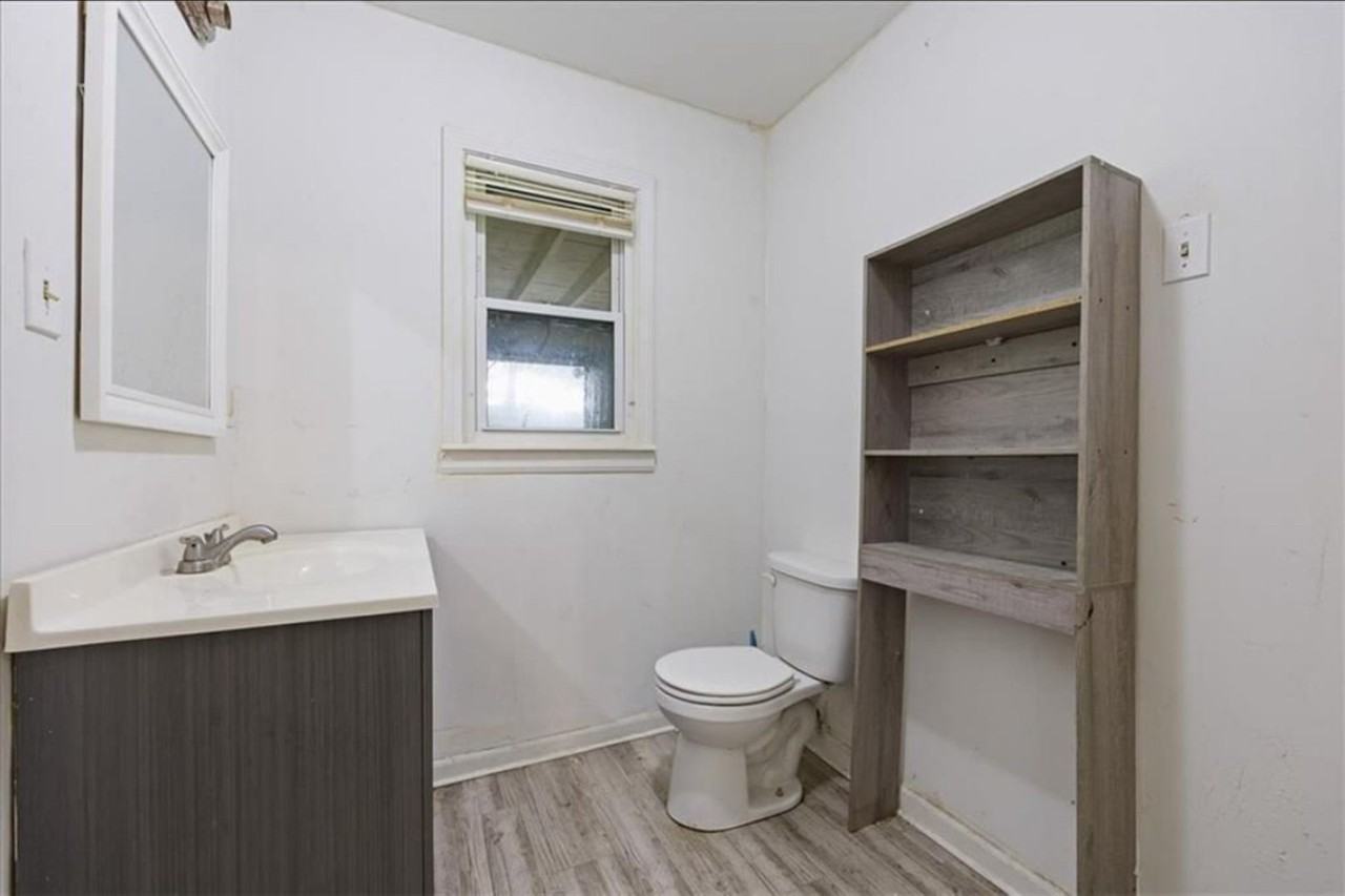 1134 Merriam Ln - Photo 5 of 7