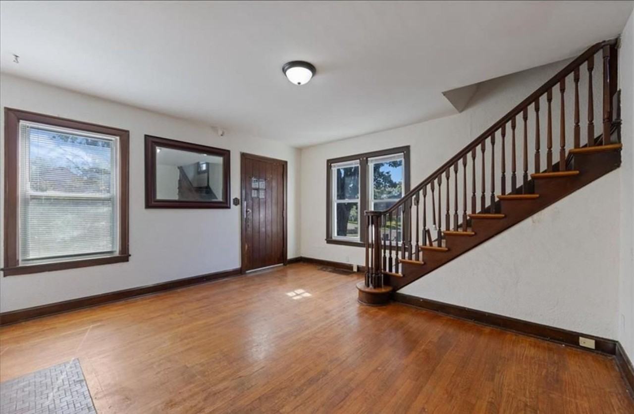 2012 2012 Grandview Blvd KCKS 66102 - Photo 2 of 5
