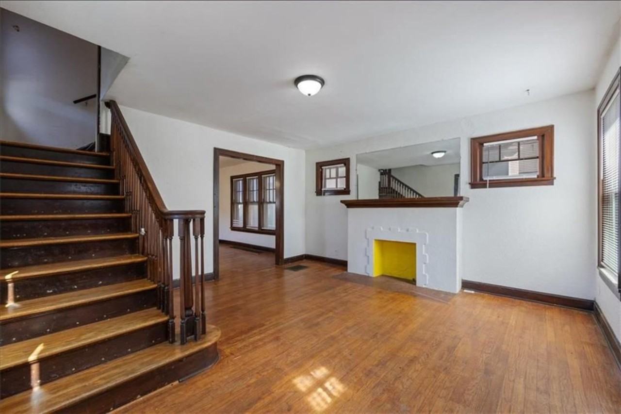 2012 2012 Grandview Blvd KCKS 66102 - Photo 3 of 5