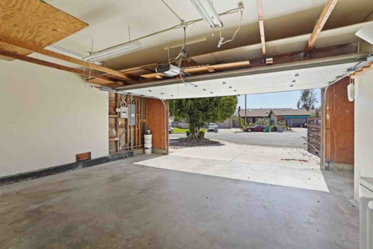 10308 Amaro Ct - Photo 6 of 45