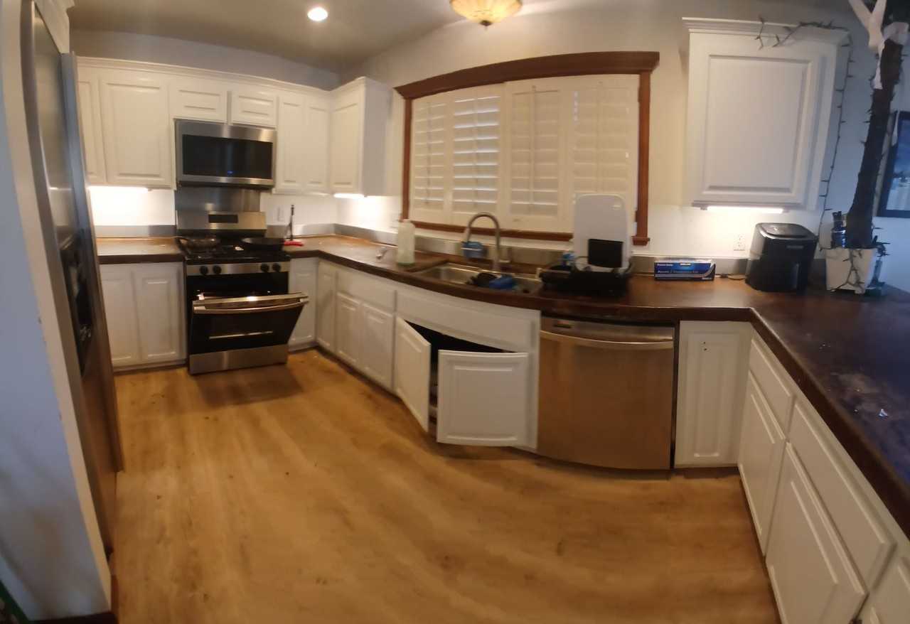 2042 Hays St - Photo 5 of 31