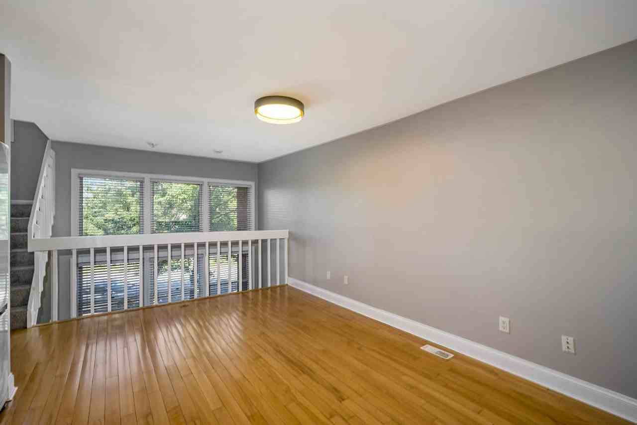 2132 Gilbert Ave - Photo 4 of 31