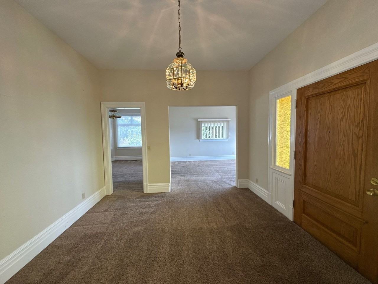 499 Laine St - Photo 5 of 21