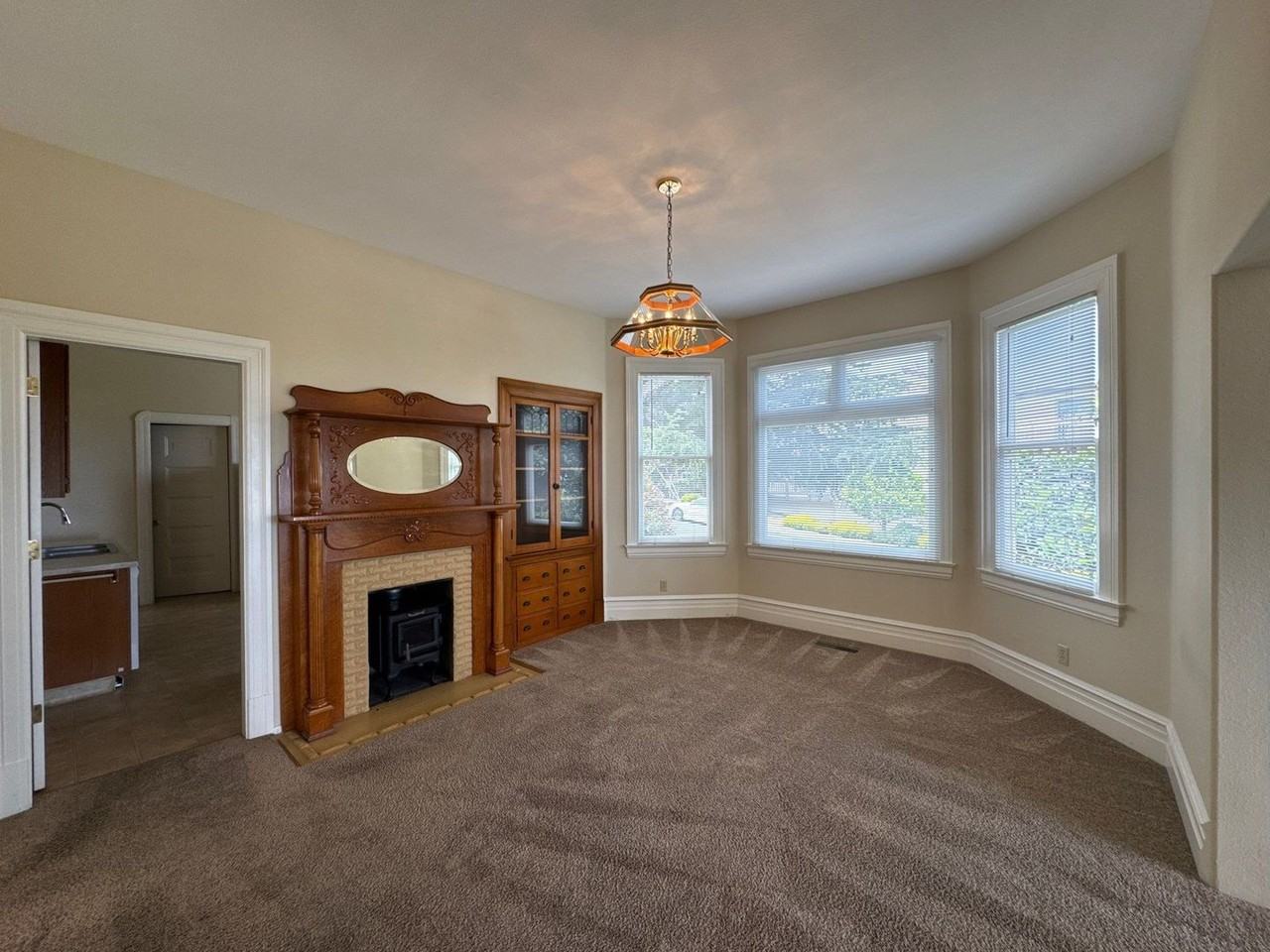 499 Laine St - Photo 7 of 21
