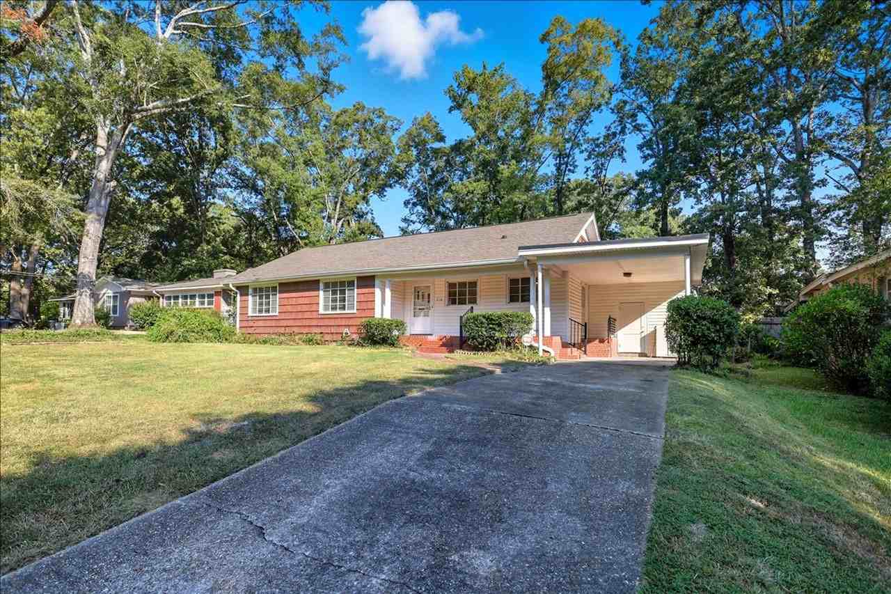 516 Naples Rd - Photo 2 of 32