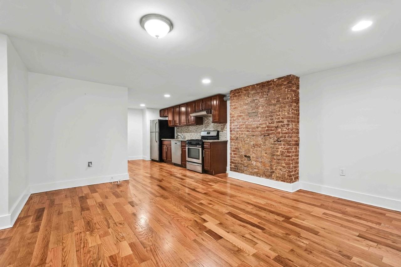 928 Lafayette Ave - Photo 3 of 16