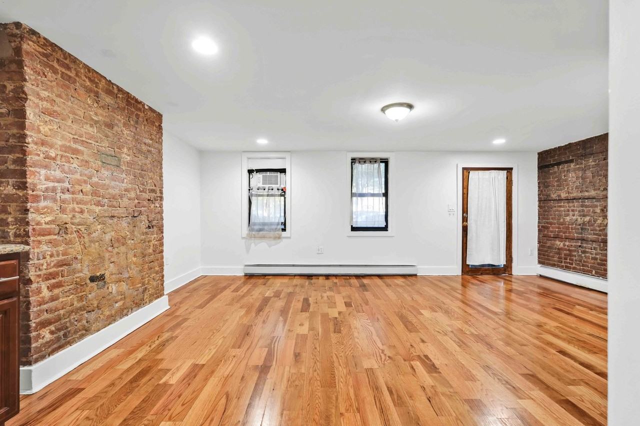 928 Lafayette Ave - Photo 5 of 16