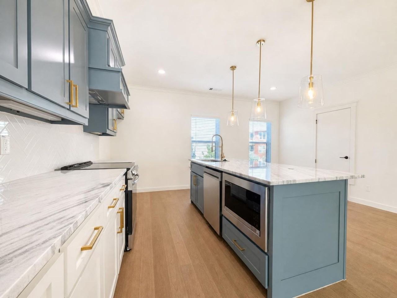 2737 Azalea Park Cir - Photo 4 of 21