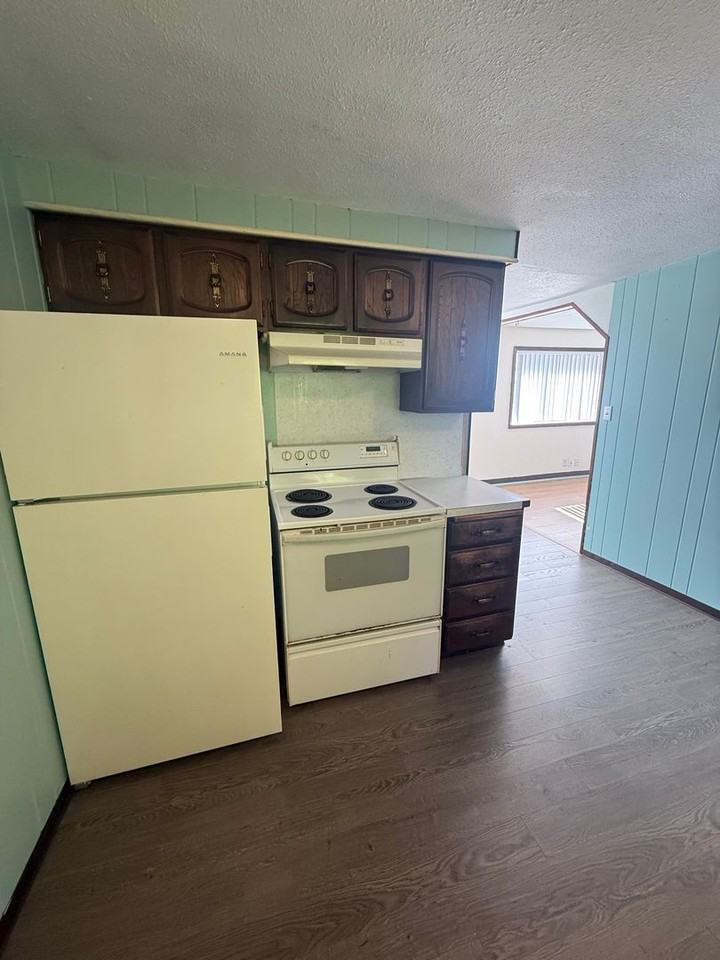 1955 Maple St - Photo 3 of 23