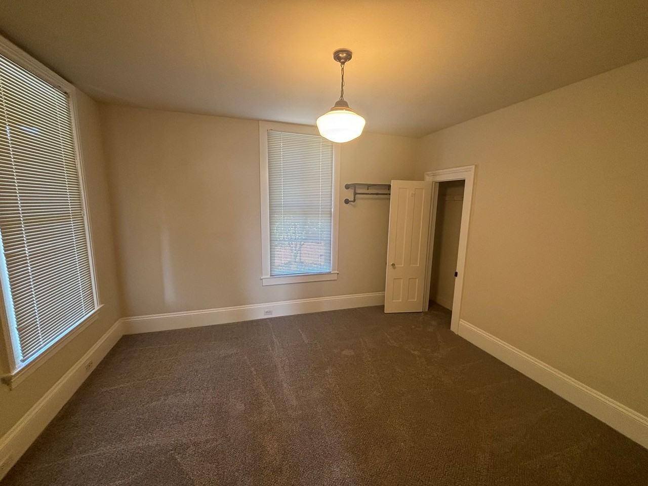 322 Castillo St - Photo 5 of 10