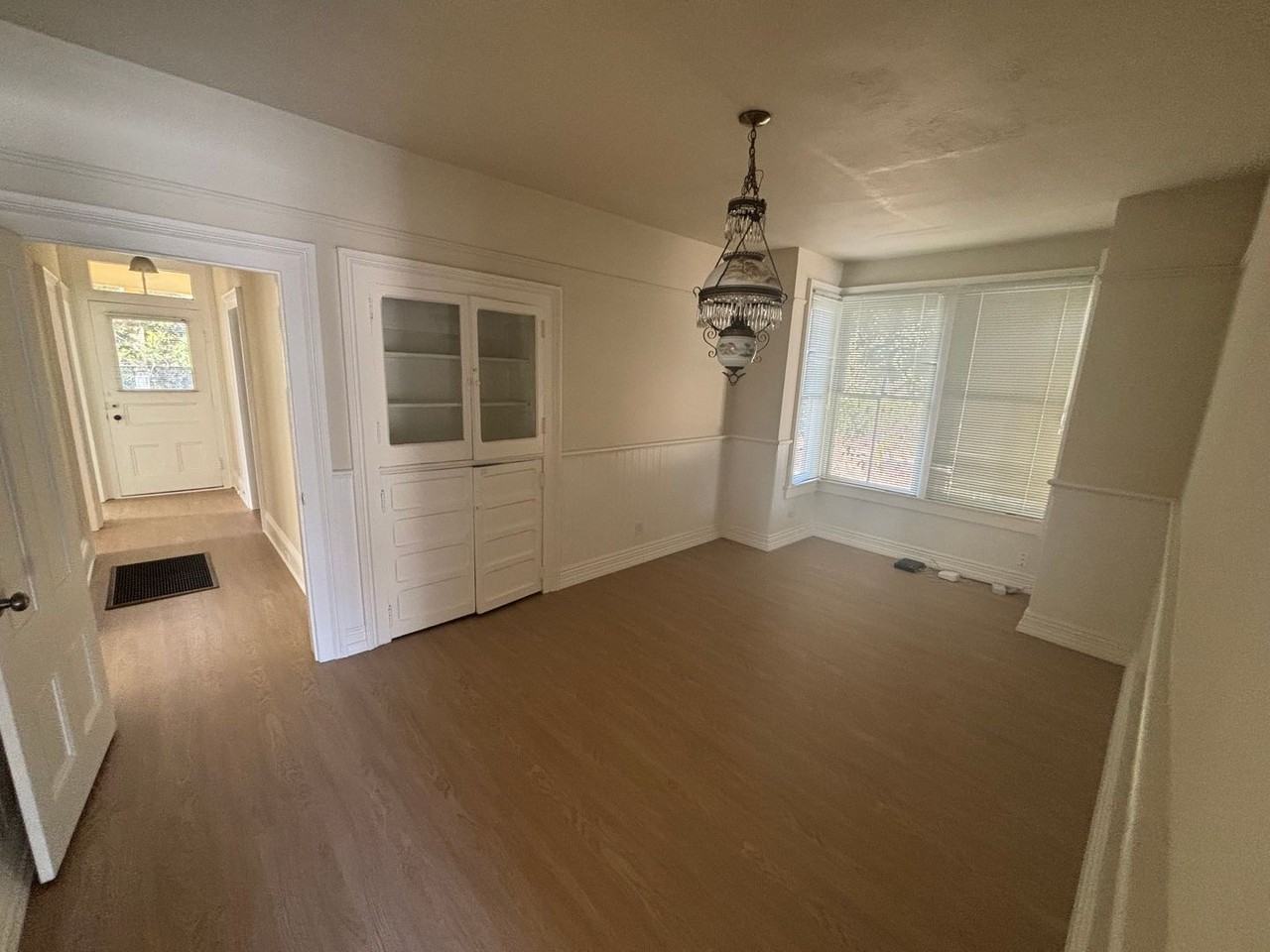 322 Castillo St - Photo 7 of 10