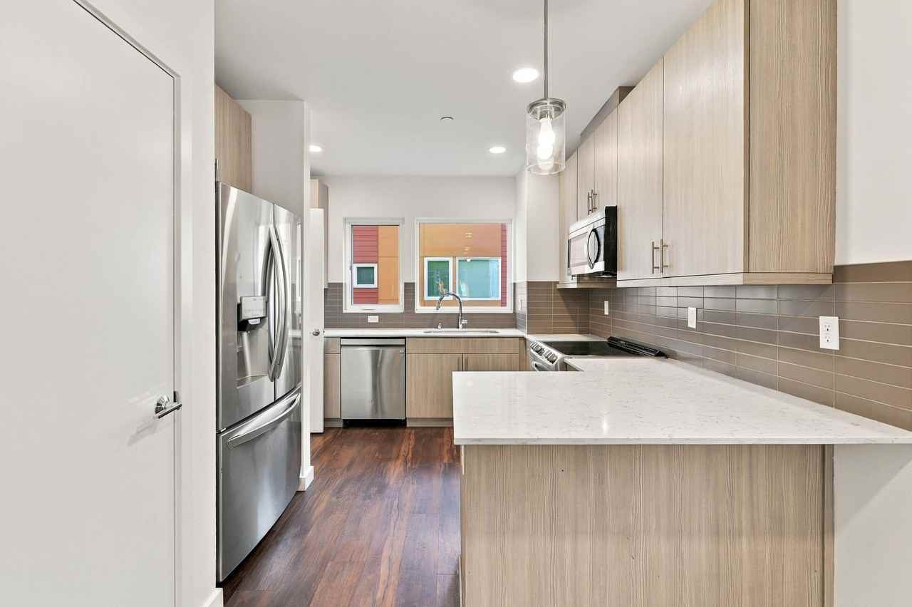 12516 15th Ave Ne - Photo 4 of 14
