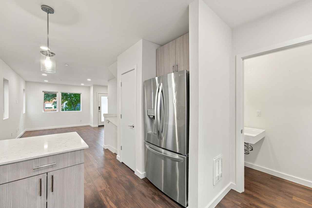 12516 15th Ave Ne - Photo 7 of 14