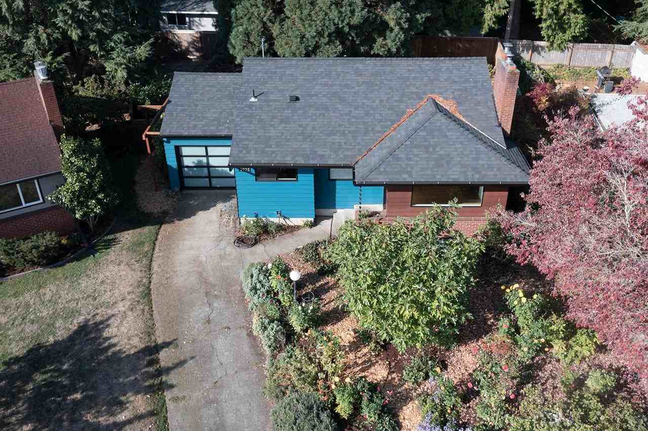2925 Se 64th Ave - Photo 2 of 22