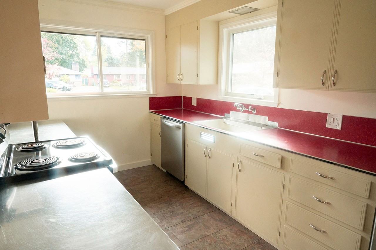 2925 Se 64th Ave - Photo 5 of 22