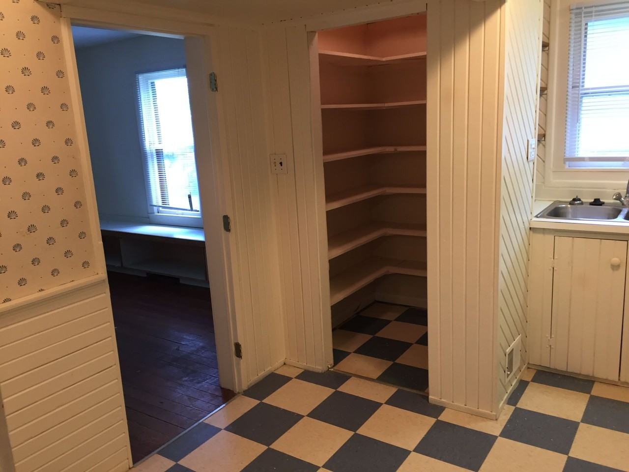 110 S Clark St - Photo 5 of 19