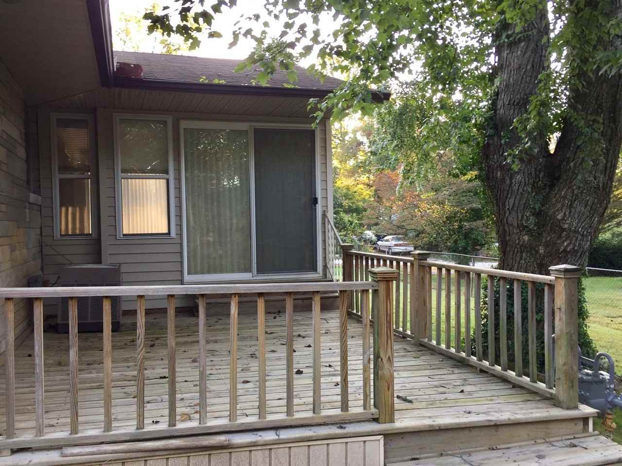 141 N Overhill Dr - Photo 4 of 34
