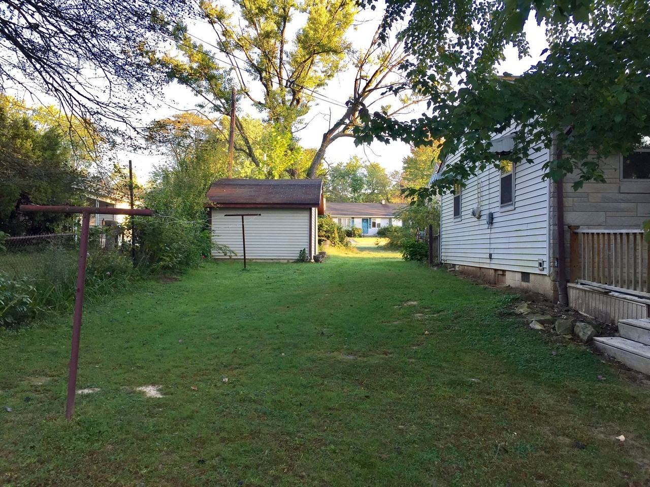141 N Overhill Dr - Photo 5 of 34