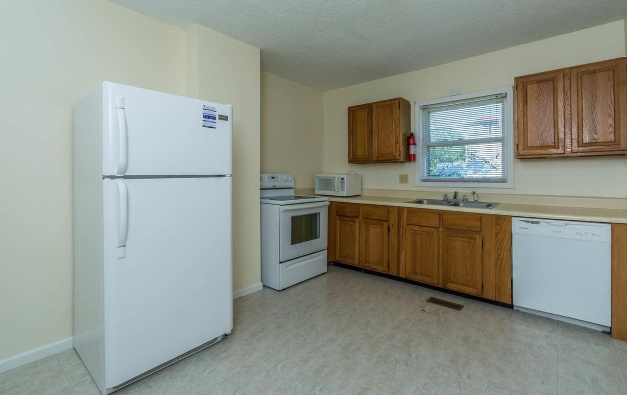 113 E 15th St - Photo 5 of 28