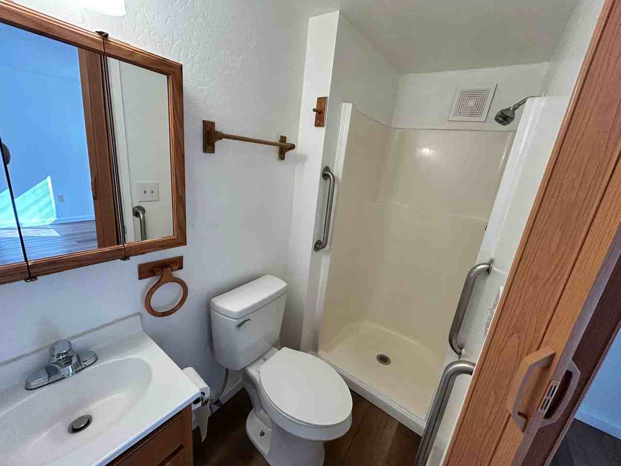 308 N Washington St - Photo 3 of 7