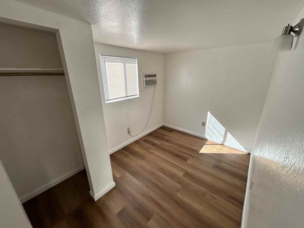 308 N Washington St - Photo 4 of 7