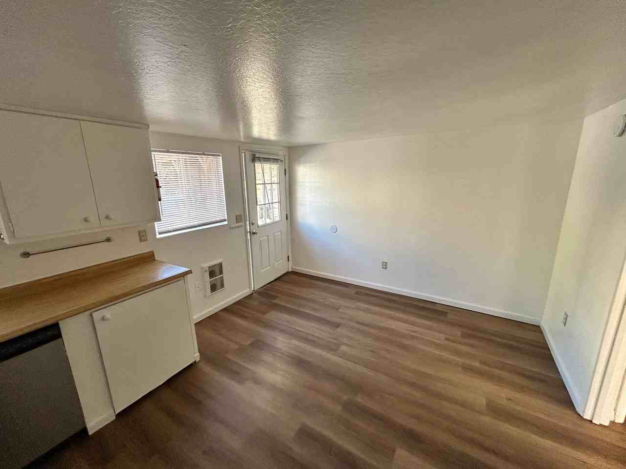 308 N Washington St - Photo 5 of 7