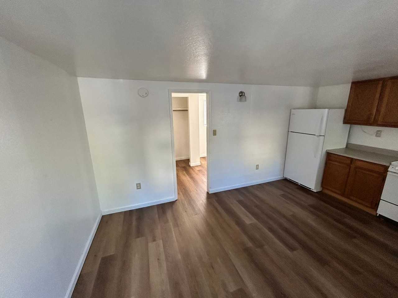 308 N Washington St - Photo 6 of 7