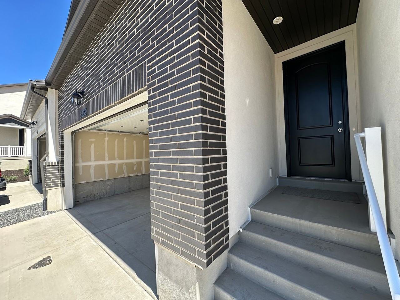 5339 S Acacia Dr - Photo 2 of 50