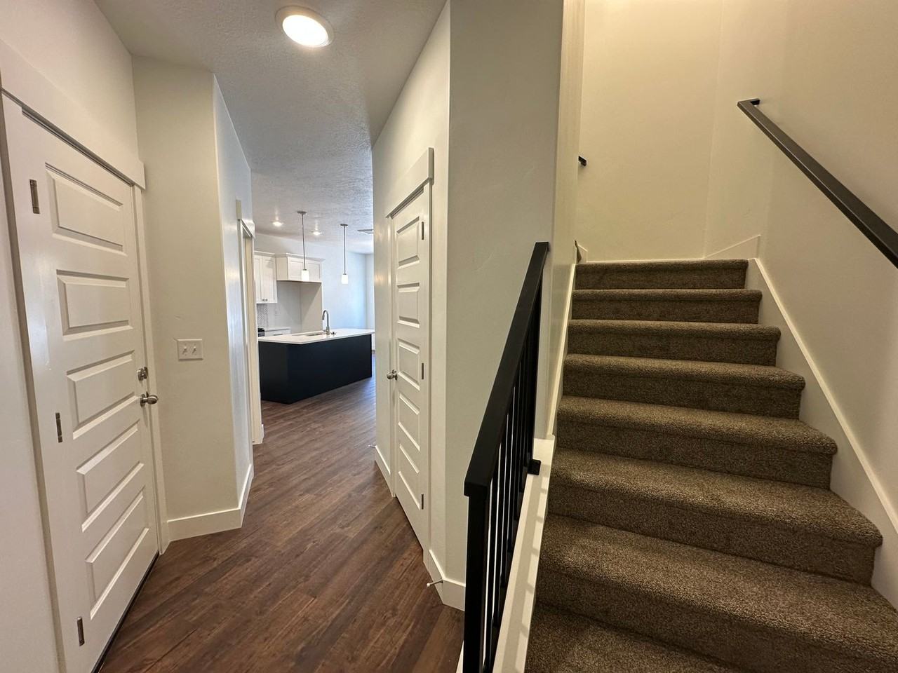 5339 S Acacia Dr - Photo 4 of 50