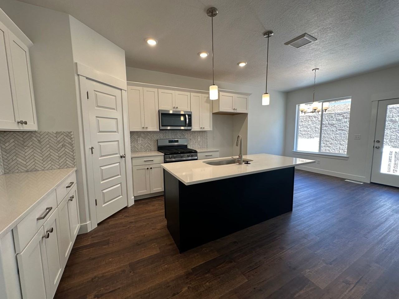 5339 S Acacia Dr - Photo 7 of 50