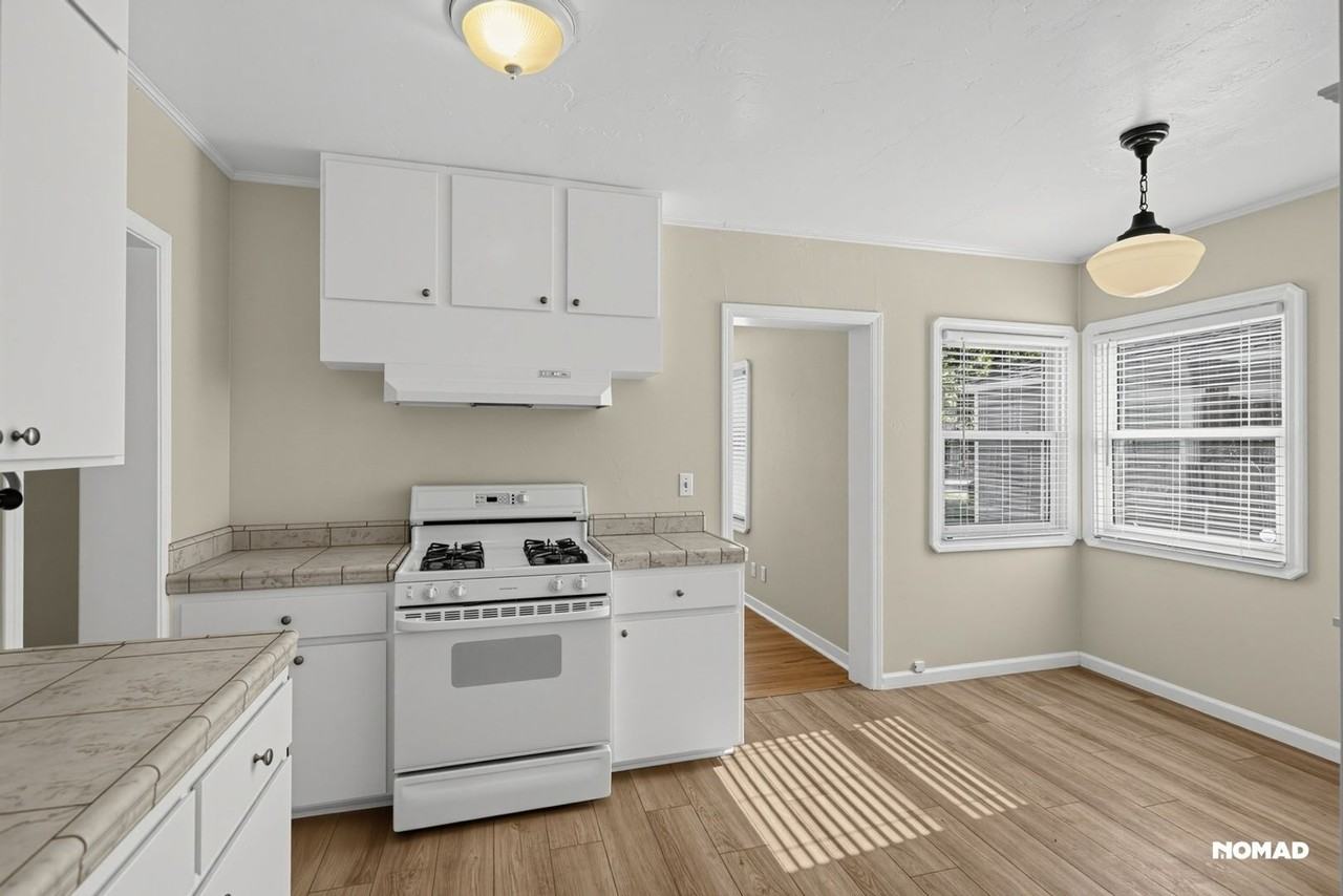 1339 Laburnum Ave - Photo 6 of 35