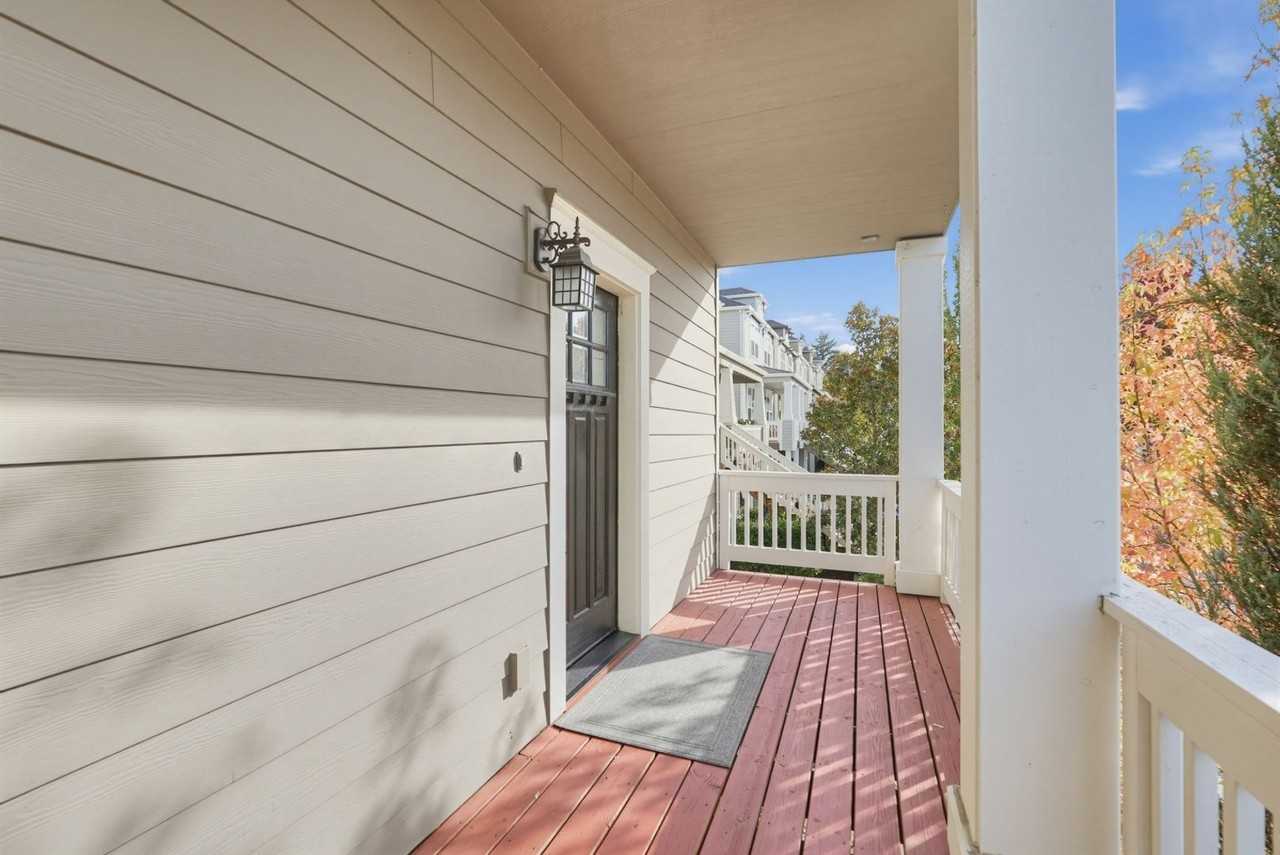 3830 Nw Unrath Pl - Photo 2 of 32