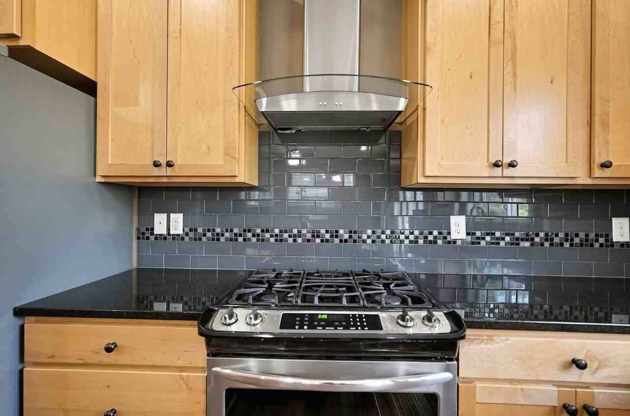 3830 Nw Unrath Pl - Photo 7 of 32