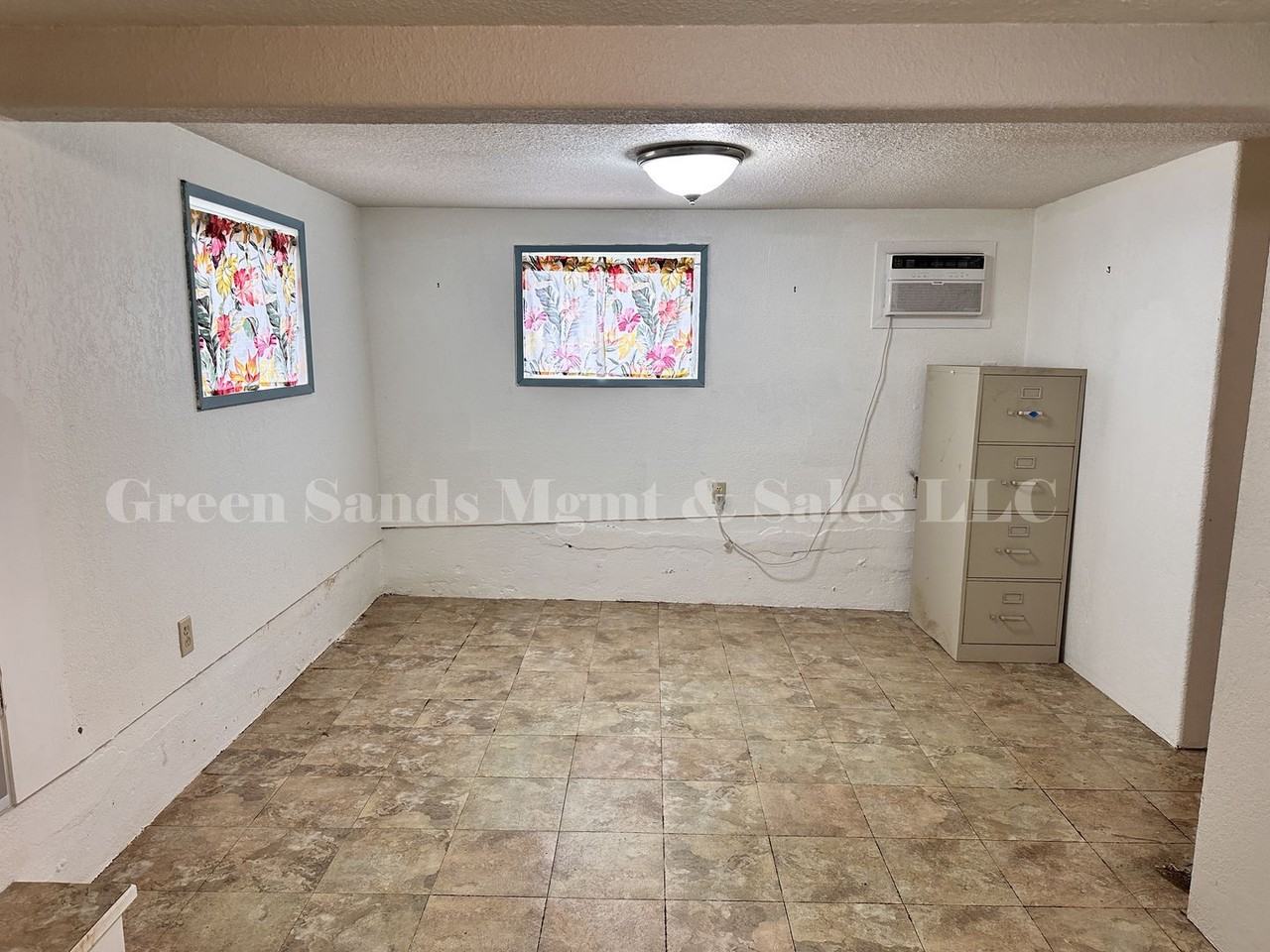 497 Kinoole St - Photo 5 of 11
