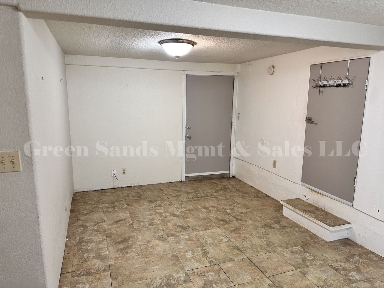497 Kinoole St - Photo 6 of 11