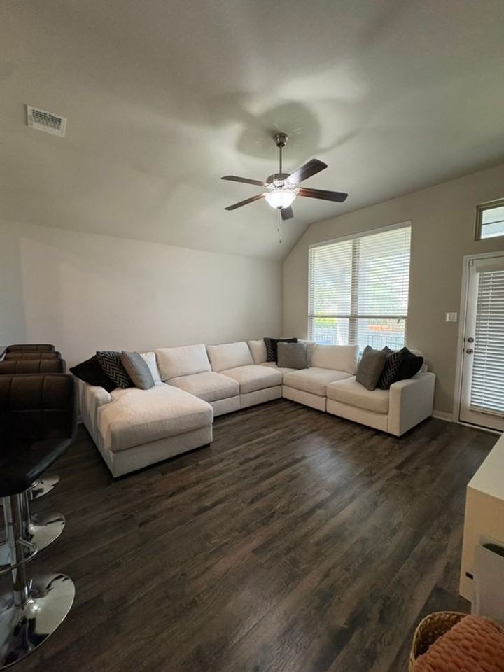 3523 Addison St - Photo 5 of 12