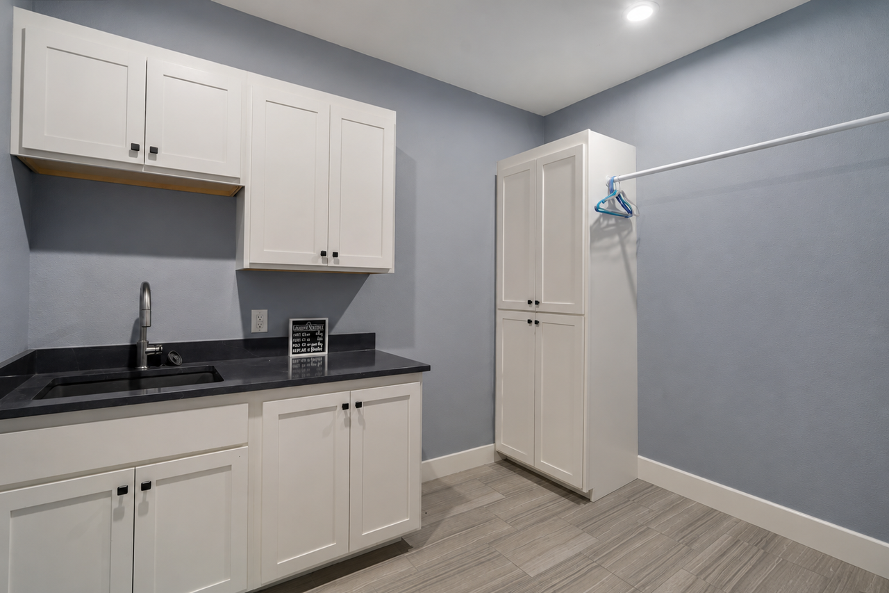 112 W Oak St - Photo 6 of 13