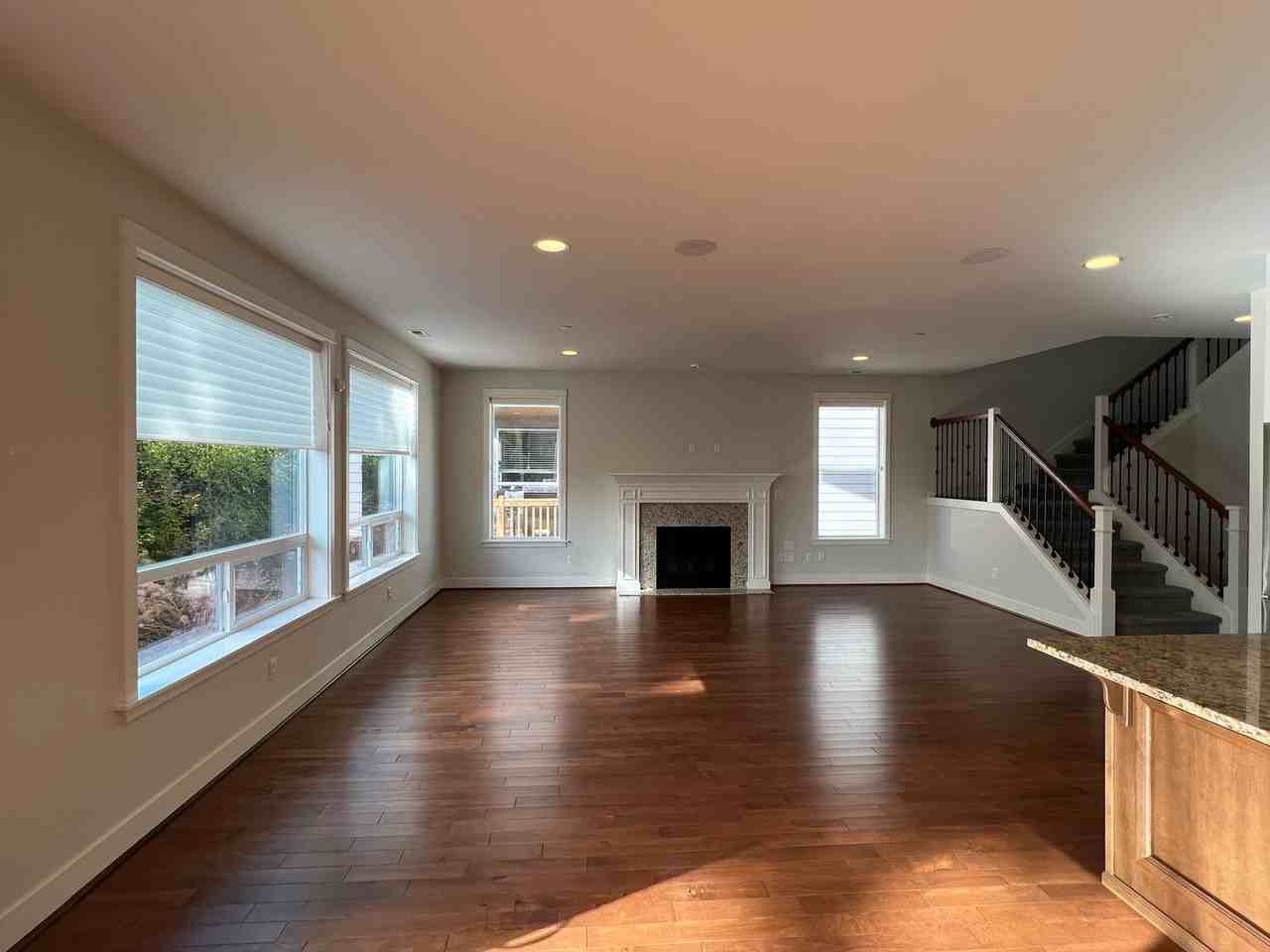 5406 165th Pl Sw - Photo 3 of 27