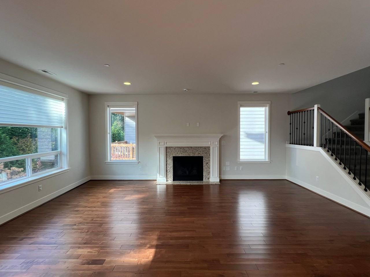 5406 165th Pl Sw - Photo 6 of 27