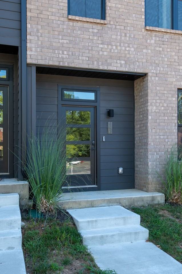1529 Riverside Dr - Photo 3 of 34