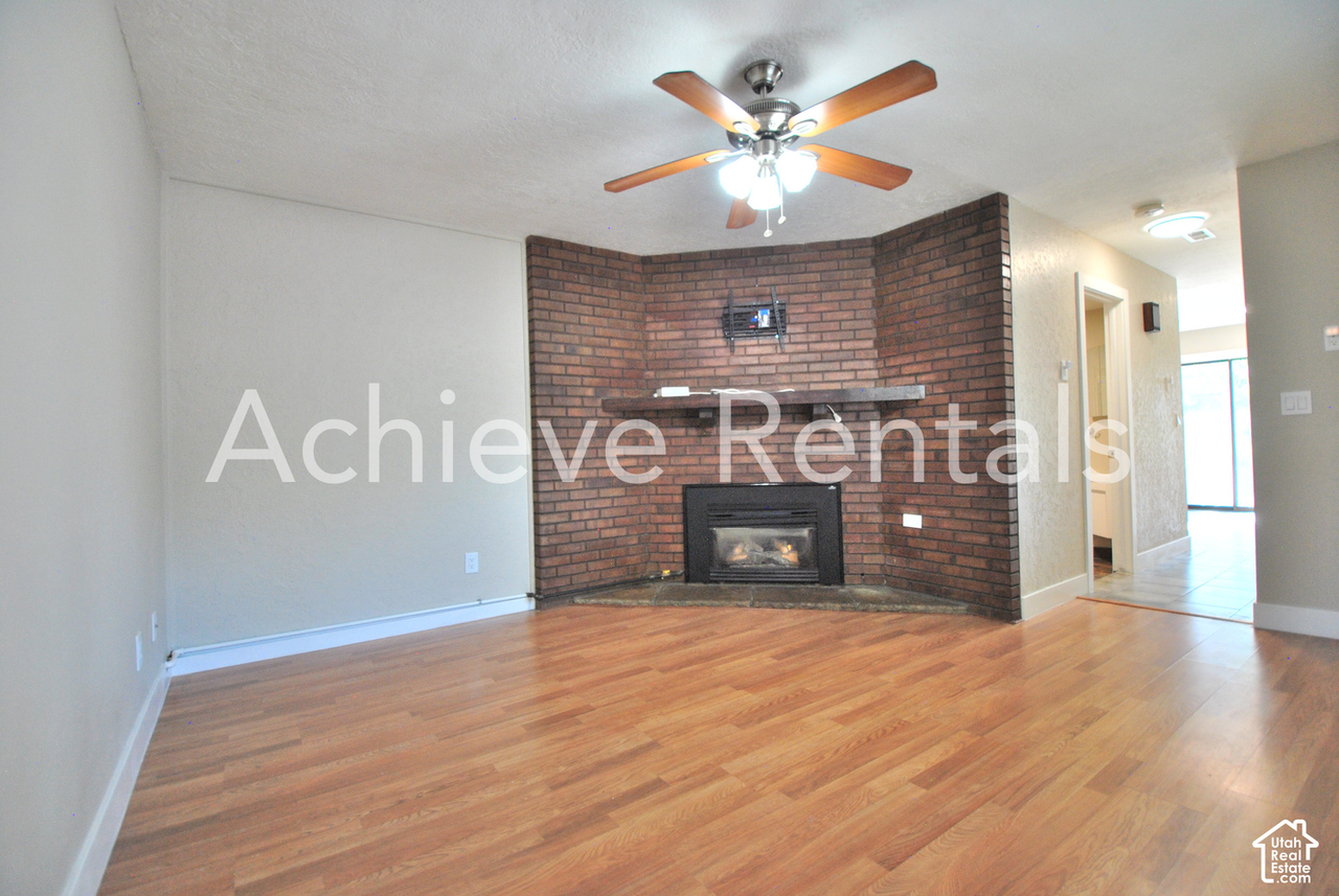 1010 N 250 W - Photo 5 of 16