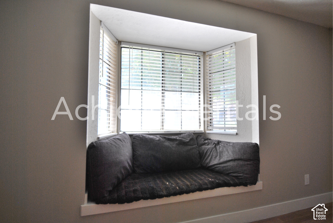 1010 N 250 W - Photo 6 of 16