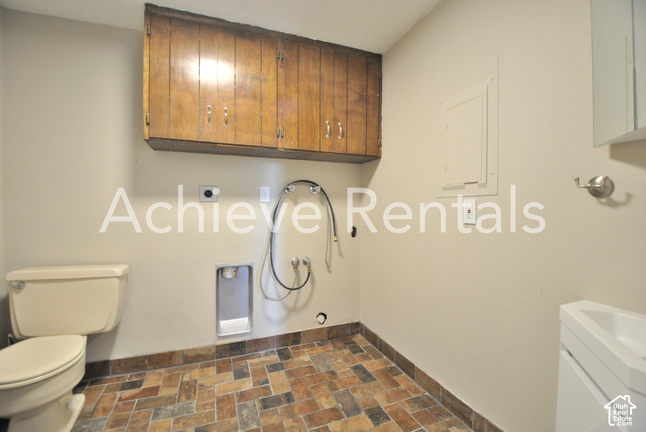 1010 N 250 W - Photo 7 of 16